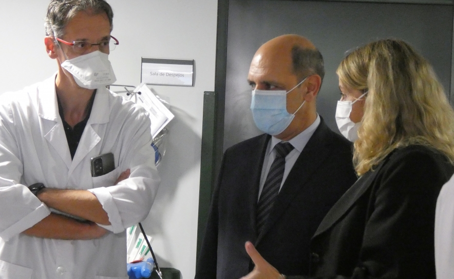 Ministro da Saúde durante a visita à nova unidade do Hospital de Faro  | Foto Filipe Vilhena