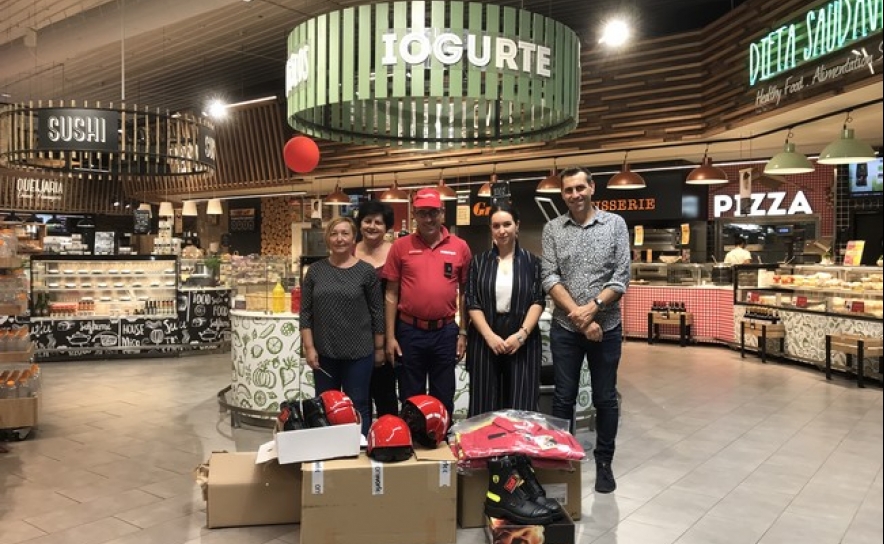 Intermarché de Lagos oferece equipamentos de proteção individual aos Bombeiros Voluntários de Lagos