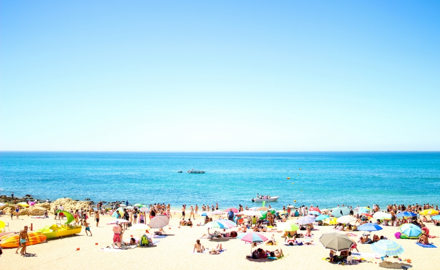 Como vão ser as férias de verão dos portugueses este ano