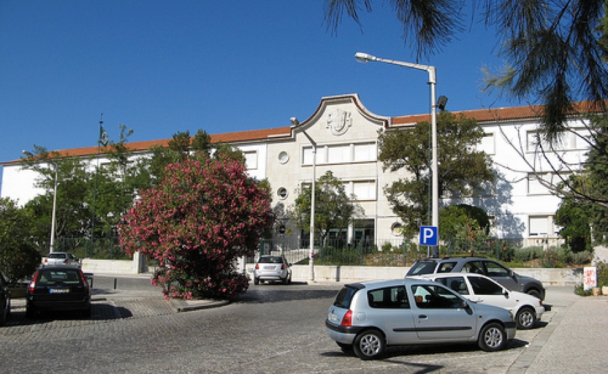 Alunos da João de Deus, em Faro, ocupam novas salas após 4 anos em contentores