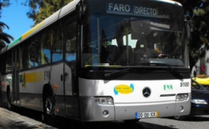 ESTUDO | Maioria dos algarvios usa carro diariamente e quase não anda de transportes