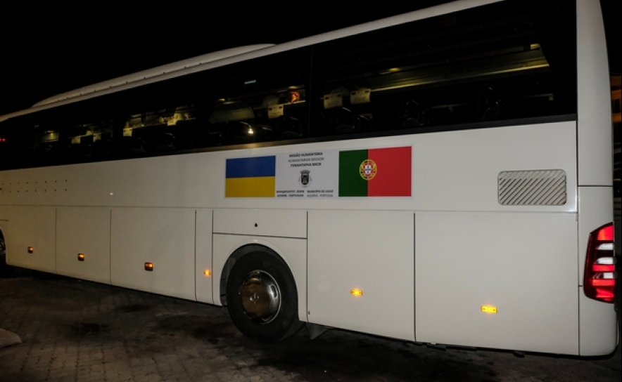 AUTOCARRO PARTE DE LOULÉ RUMO À POLÓNIA PARA AJUDAR E APOIAR REFUGIADOS DA GUERRA NA UCRÂNIA
