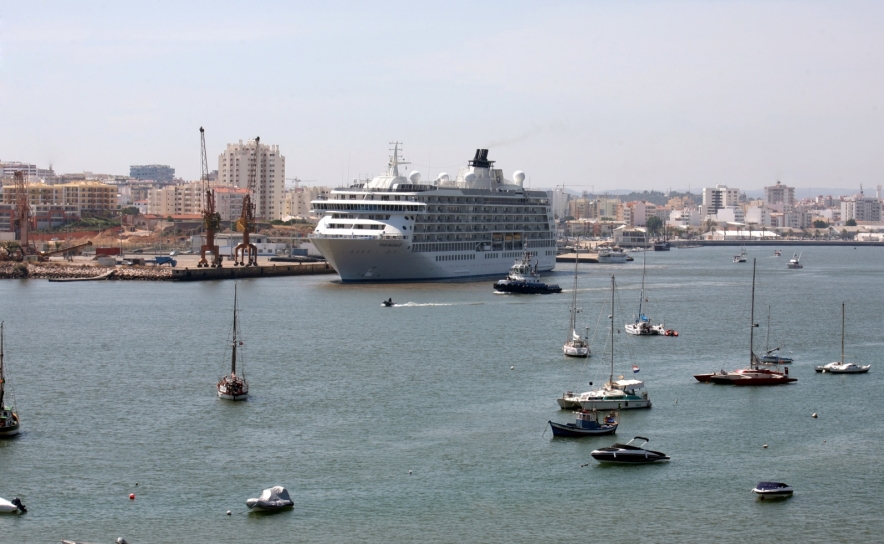 Obras para grandes cruzeiros entrarem no porto de Portimão só em 2017