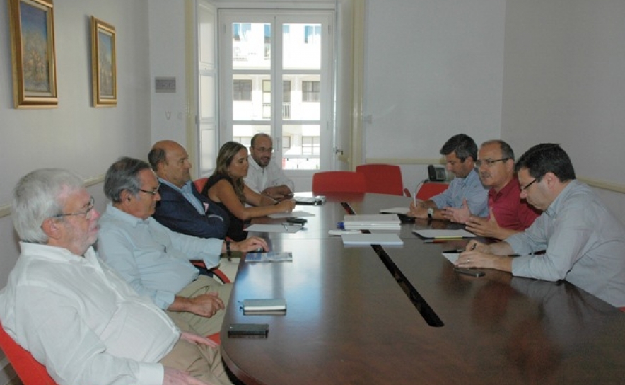 VÍTOR ALEIXO REÚNE COM ASSOCIAÇÕES EMPRESARIAIS PARA DEBATER COMÉRCIO INVESTE 