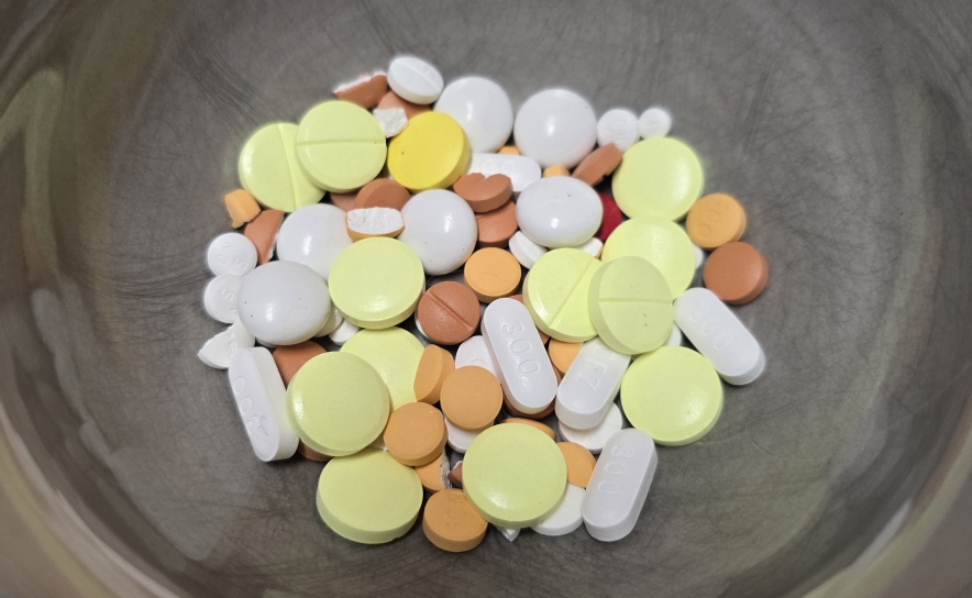 Um terço da população maior de 15 anos consumiu medicamentos sem receita em 2025