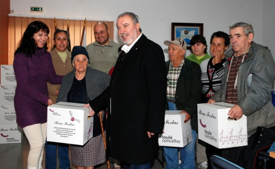 FAMÍLIAS COM MENOS RECURSOS DO CONCELHO DE LOULÉ RECEBEM CABAZES DE NATAL