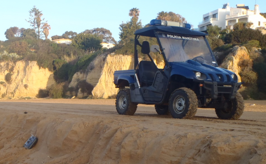 Pacote com droga dá à costa em Albufeira
