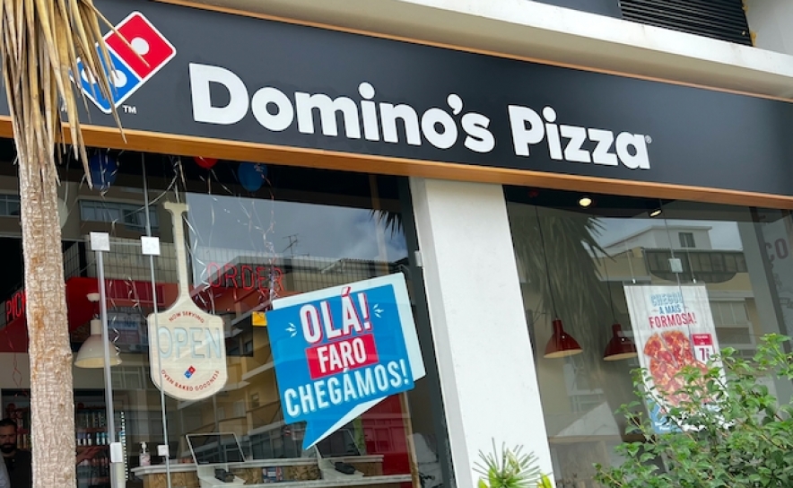 Há uma novidade fresquinha – ou quentinha - para os Algarvios: a segunda loja da Domino’s na região já abriu