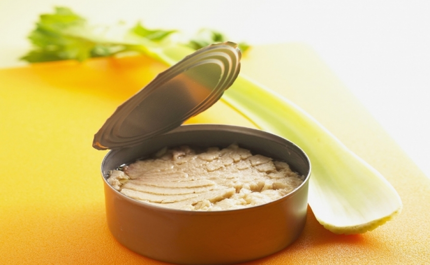 Atum sai da lata e transforma-se em salsicha para atrair novos consumidores