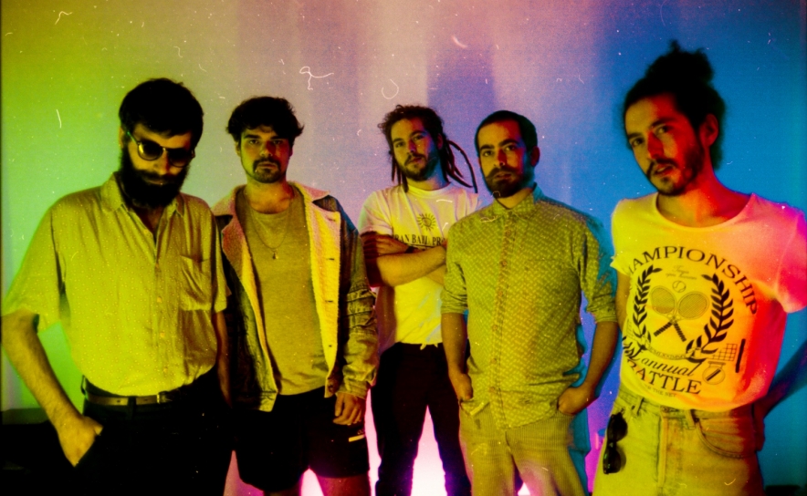 Nos concertos ao entardecer o tempo vai estar Nice Weather For Ducks 