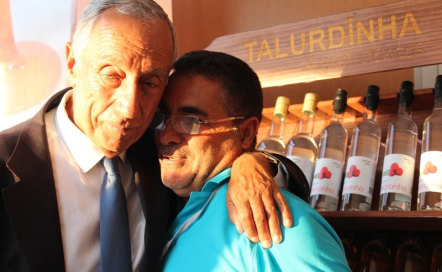 Presidente conforta Produtor de Medronho