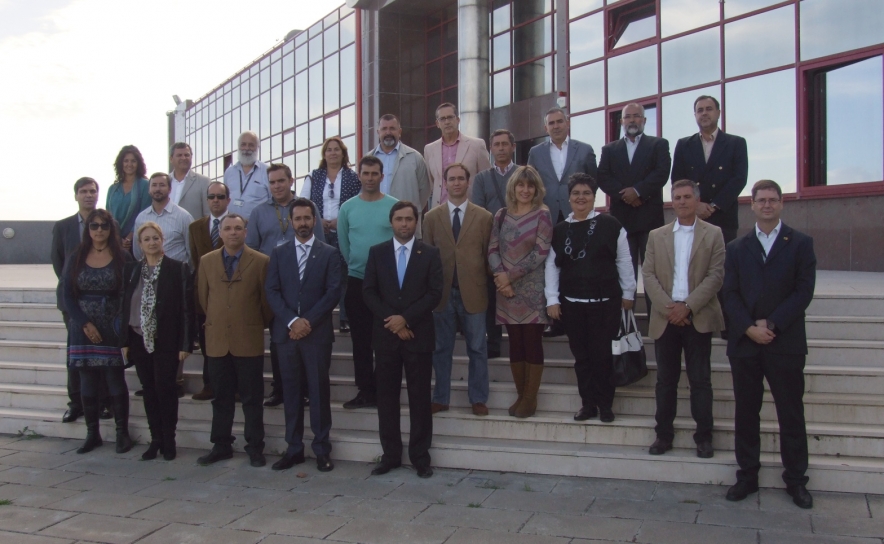 Autoridades do Algarve visitam Porto de Sines