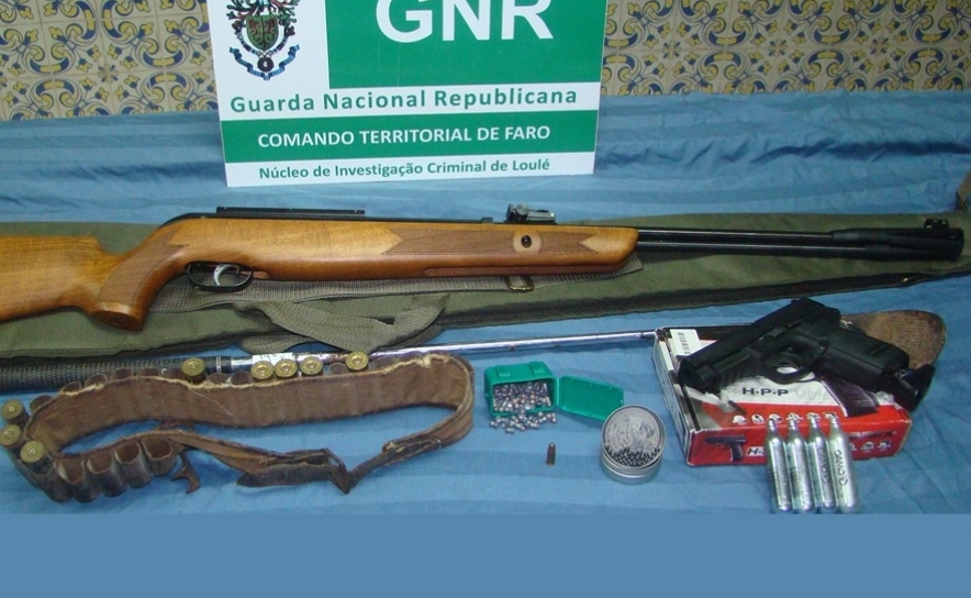 GNR de Loulé detém indivíduo por posse de arma proibida