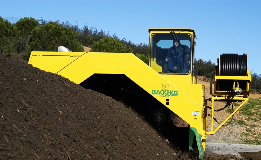 Compostagem de verdes_trabalhos com Volteador