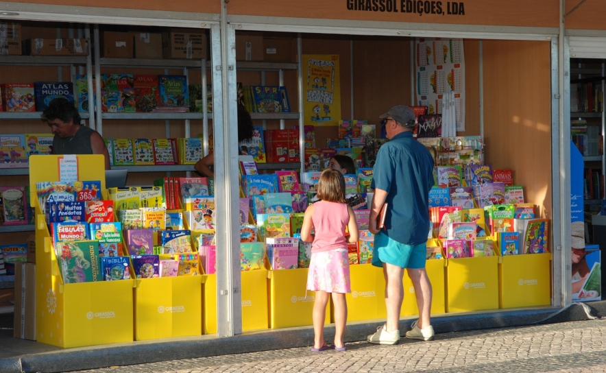 Feira do Livro e do Artesanato anima agosto em Quarteira