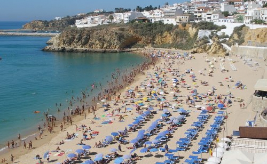 Albufeira mantem época balnear alargada para garantir segurança aos turistas