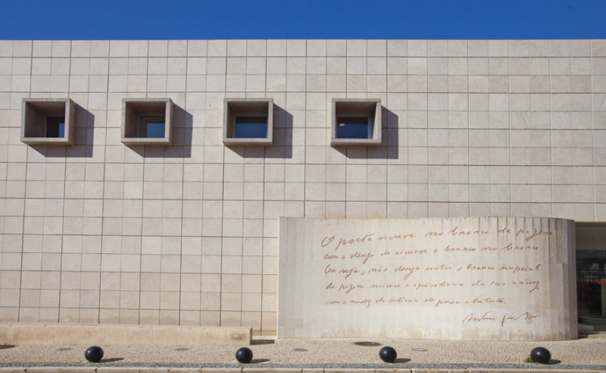 Biblioteca Municipal de Faro celebra a Poesia com miúdos e graúdos Biblioteca Municipal de Faro celebra a Poesia com miúdos e graúdos