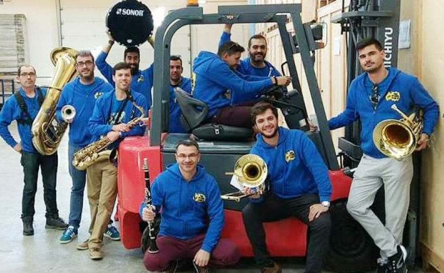 Al Fanfarre convida a todos «a ficar em Casa» com vídeo 