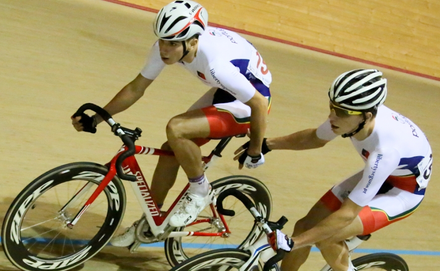 Gémeos Oliveira estreiam-se com quarto lugar em madison