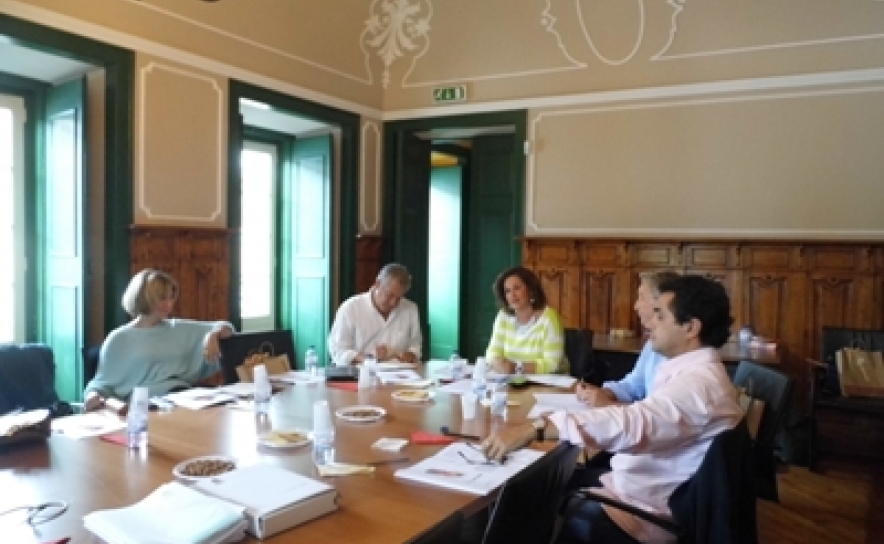 O Júri atribui o primeiro Prémio Regional «Maria Veleda» | 2014 a Margarida Tengarrinha.