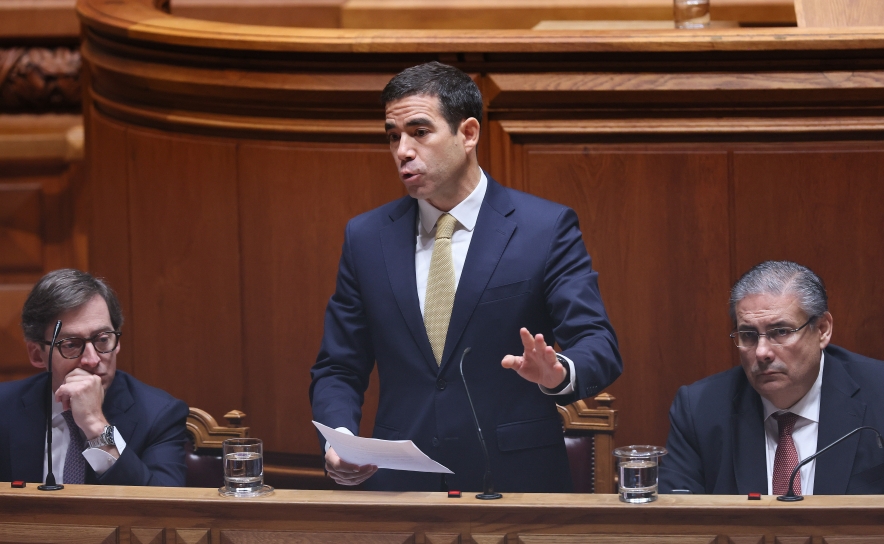Nova versão de lei de estrangeiros aprovada por PSD, CDS-PP, Chega, IL e JPP