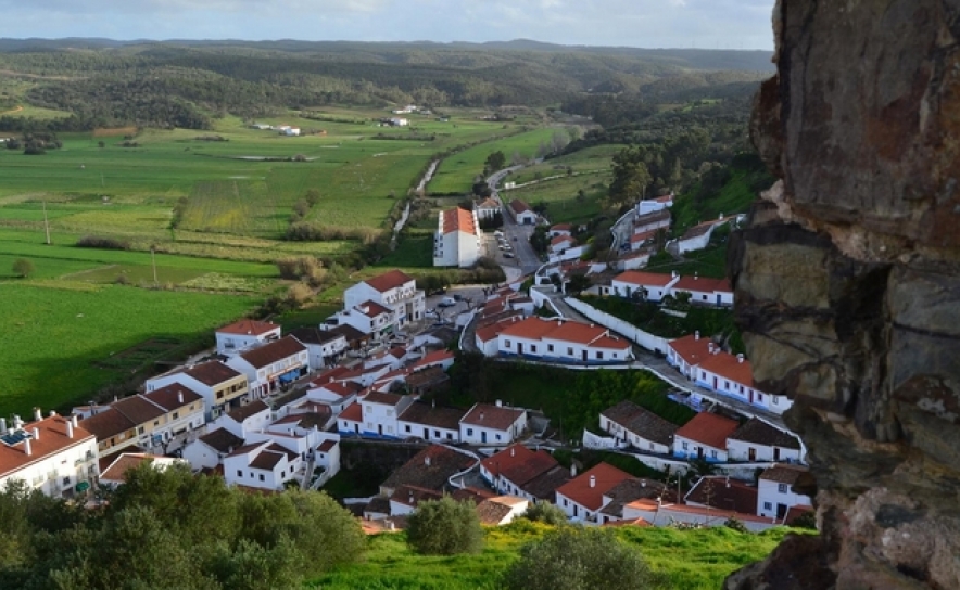 MUNICÍPIO DE ALJEZUR ASSINA COM AGÊNCIA PORTUGUESA DO AMBIENTE, I.P. (APA) PROTOCOLO PARA IMPLEMENTAÇÃO DE SISTEMAS DE REGA URBANA INTELIGENTES E EFICIENTES E REDUÇÃO DE PERDAS DE ÁGUA