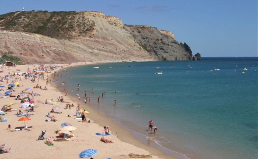 OCUPAÇÃO NO ALGARVE SOBE 16% EM MARÇO