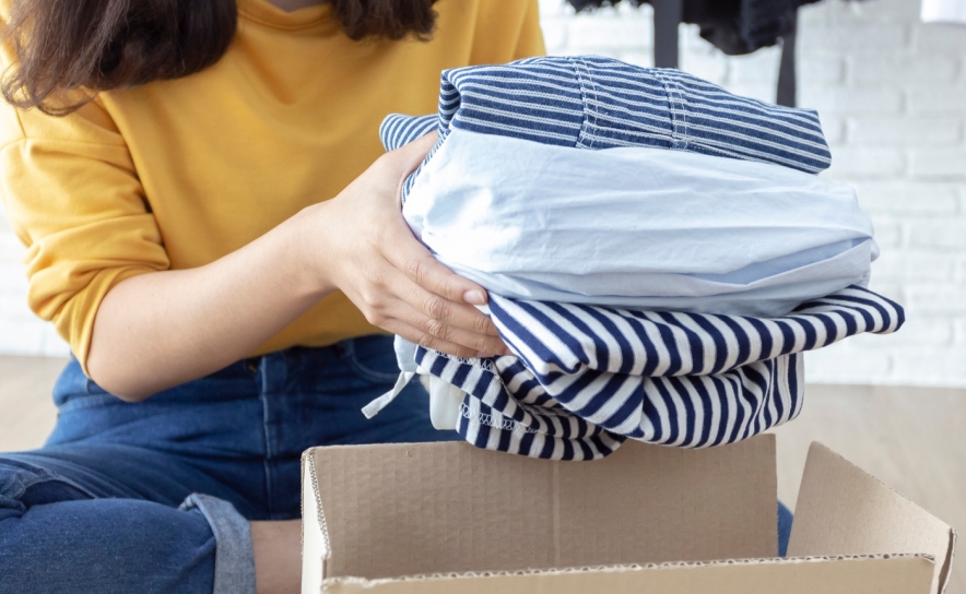 Peças de vestuário angariadas no MAR Shopping Algarve distribuídas por cinco instituições de Loulé e Faro 