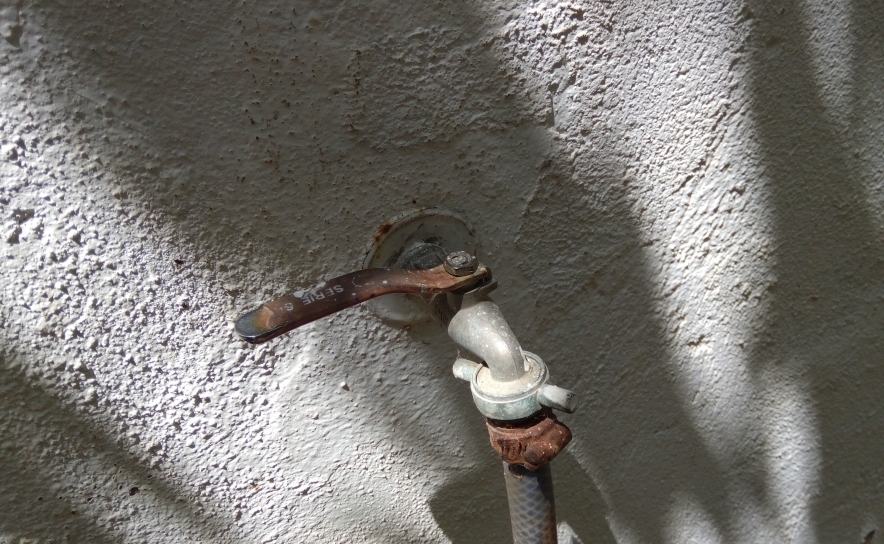 Seca no Algarve não se combate nem com o encerramento de serviços públicos nem com o aumento do preço da água