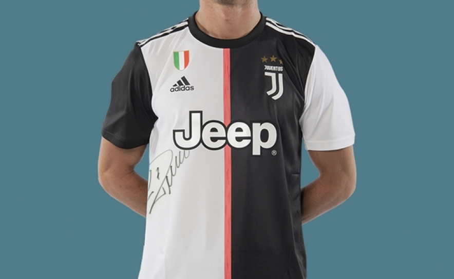 Cristiano Ronaldo junta-se à Emergência abem: COVID-19