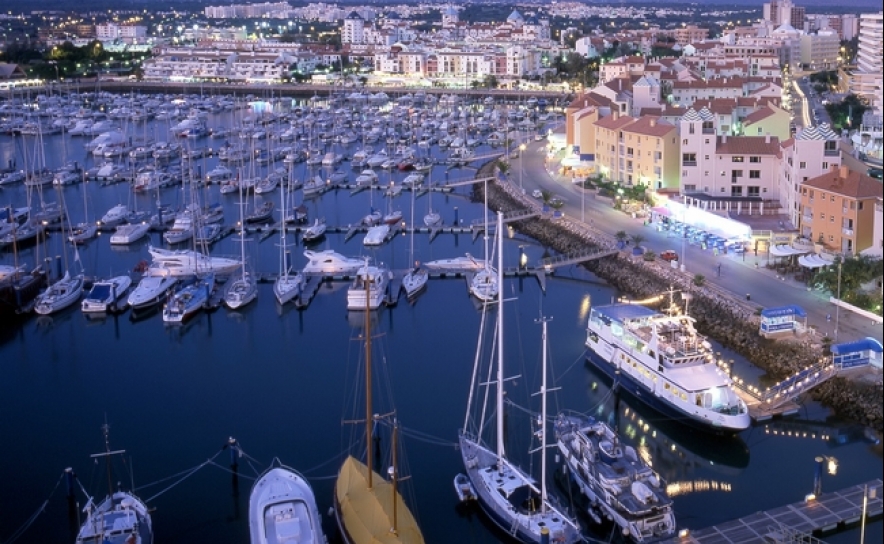 CÂMARA DE LOULÉ FELICITA MARINA DE VILAMOURA POR DISTINÇÃO INTERNACIONAL