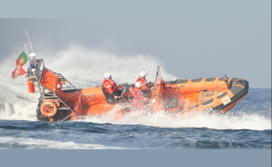 Autoridade Marítima treina salvamento marítimo na Barra Comum Faro/Olhão