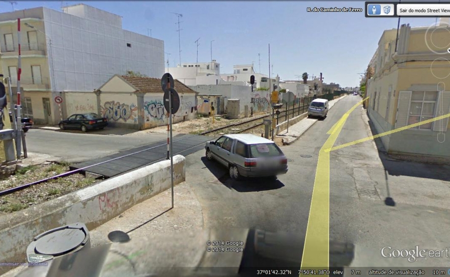 Olhão | Trânsito cortado na Rua Almirante Reis