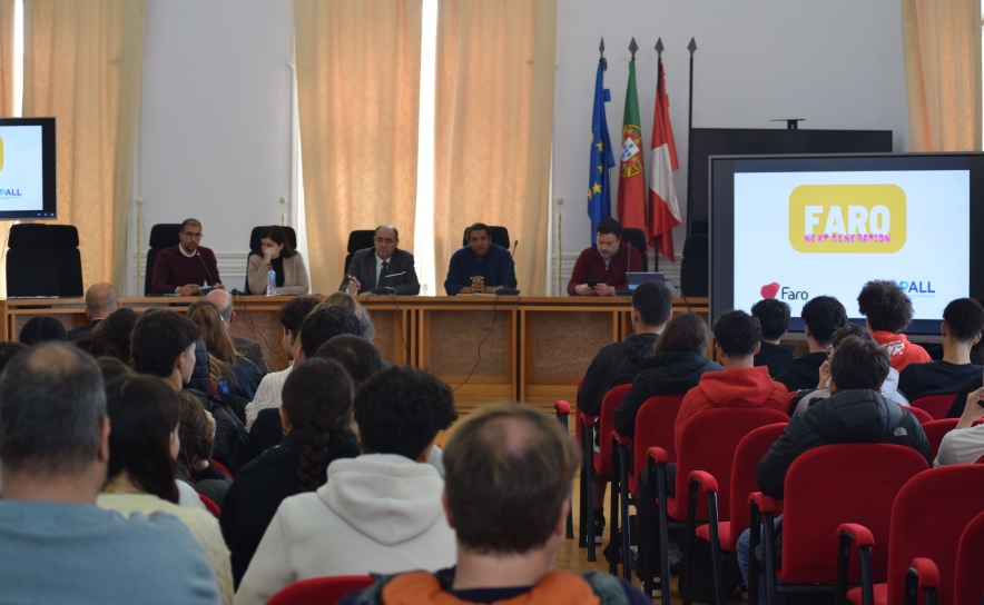 MUNICÍPIO DE FARO APRESENTA ESTRATÉGIA PARA A JUVENTUDE E CELEBRA EMPREENDEDORISMO JOVEM