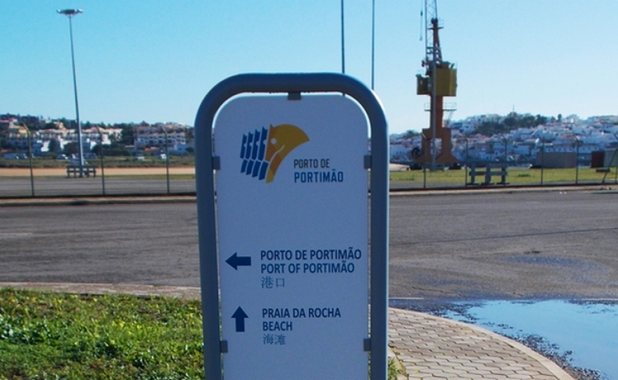 APS instala sinalética exterior nos Portos do Algarve