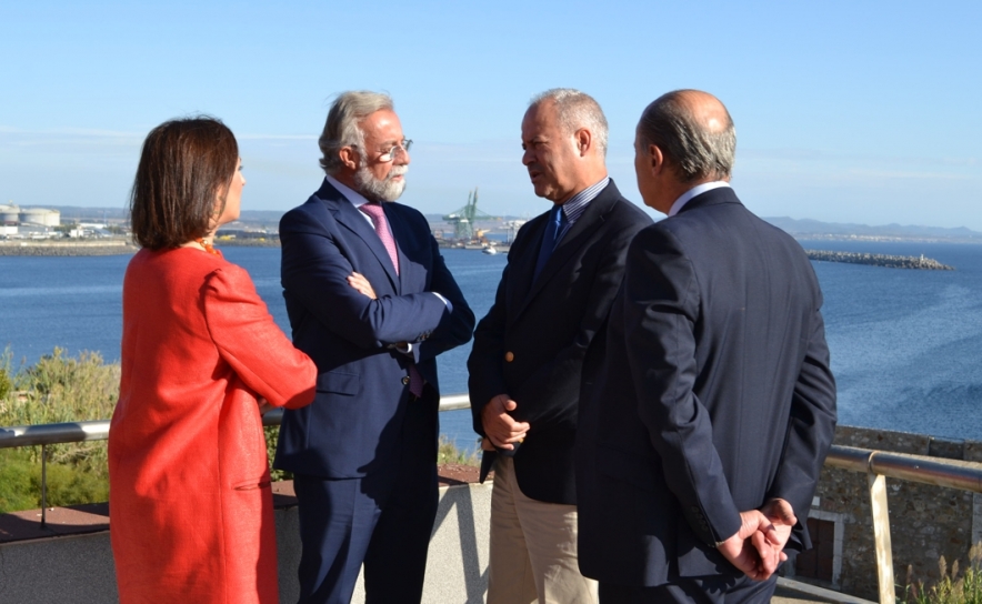 Alcaide de Talavera de la Reina visitou o Porto de Sines  