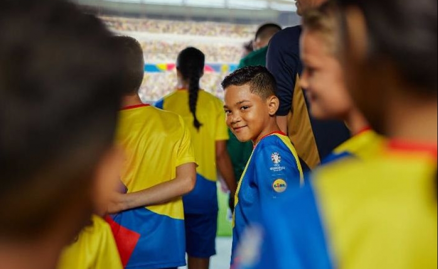 LIDL DÁ A OPORTUNIDADE A 33 CRIANÇAS QUE VIVAM EM PORTUGAL DE ENTRAREM EM CAMPO COM OS JOGADORES DA SELEÇÃO NACIONAL