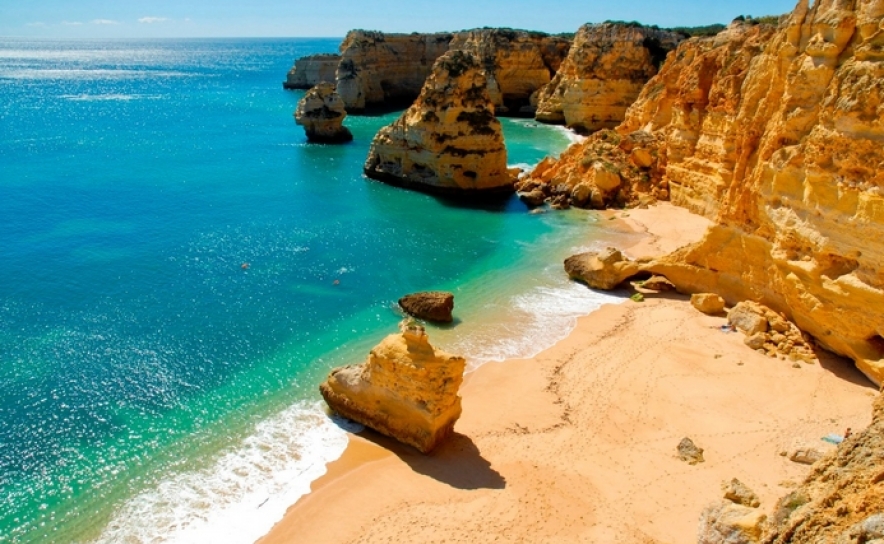 Estudo analisa perfil do turista | TURISTAS AVALIAM ALGARVE DE FORMA POSITIVA E MAIORIA QUER REGRESSAR RAPIDAMENTE