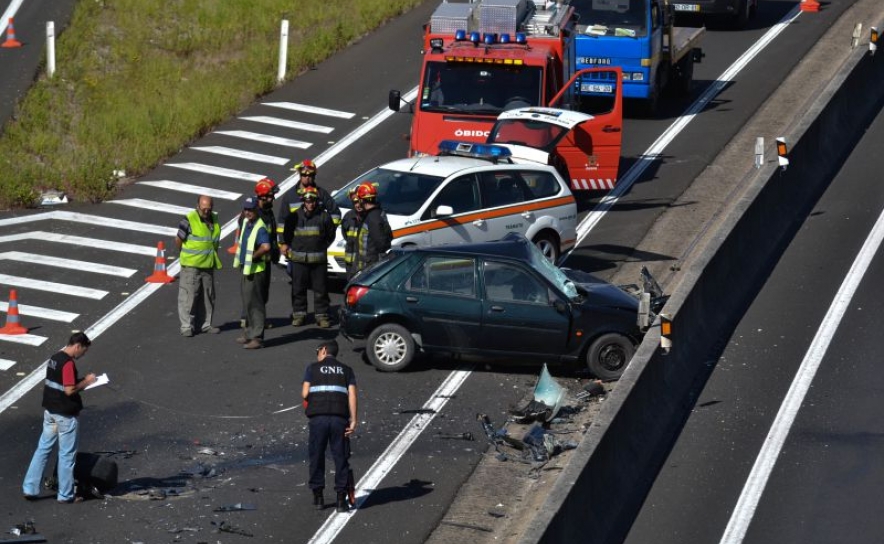 Dois mortos e 89 acidentes rodoviários no sábado - Operação da GNR