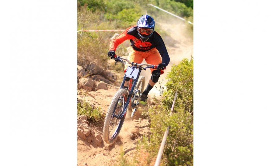 Vasco Bica impõe-se em Porto de Mós