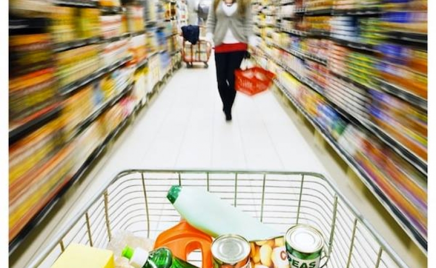 Traalhadores protestam junto a dois supermercados Dia/Minipreço no Algarve