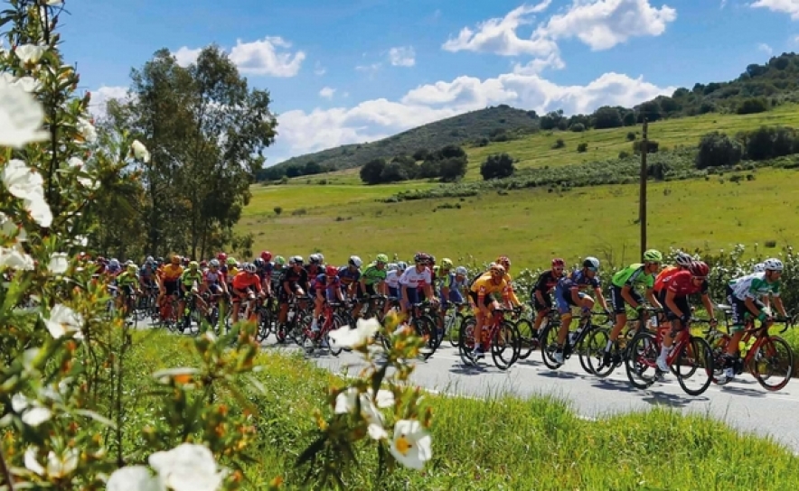 Pelotão de 133 ciclistas de 19 equipas corre 38.ª Volta ao Alentejo em bicicleta