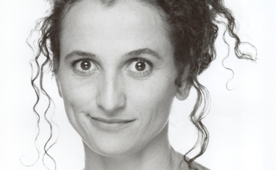 Bailarina Vera Mantero leva ao Brasil espetáculo sobre desertificação no Algarve