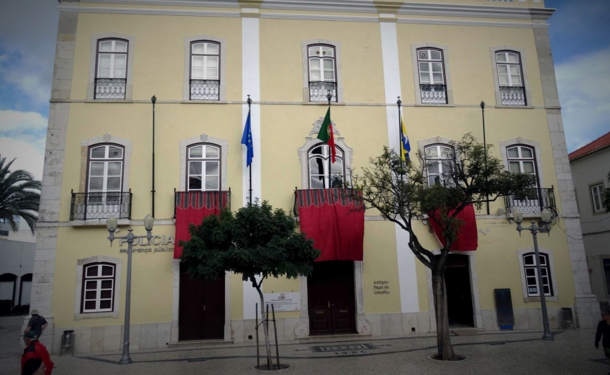 Renomear «Estrada da Meia Praia» em «Avenida Baía de Lagos»