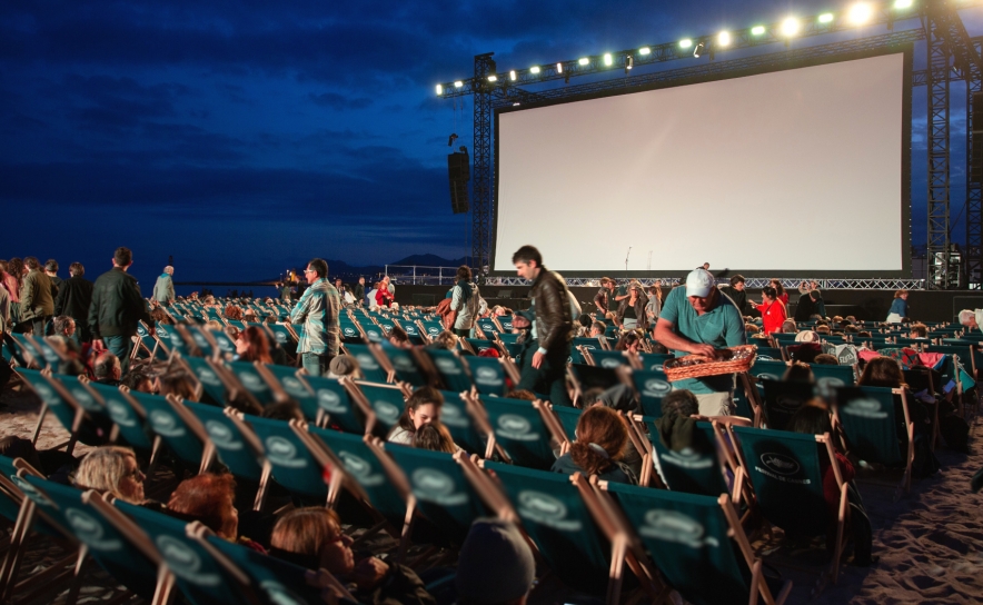 CINEMA NA PRAÇA PROMOVIDO PELO CONTINENTE MODELO CHEGA A QUARTEIRA | 12 de agosto
