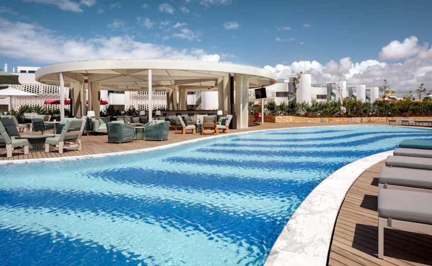 Este verão, o W Algarve convida as crianças a desfrutarem de férias cinco estrelas com refeições gratuitas Este verão, o W Algarve convida as crianças a desfrutarem de férias cinco estrelas com refeições gratuitas