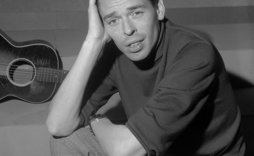 JACQUES BREL NA BIBLIOTECA DE LOULÉ PELA VOZ DE AFONSO DIAS