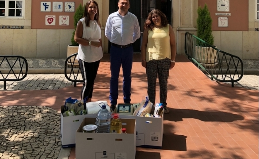 Makro Faro oferece cabazes a Instituto D. Francisco Gomes – Casa dos Rapazes e Refúgio Aboim Ascensão