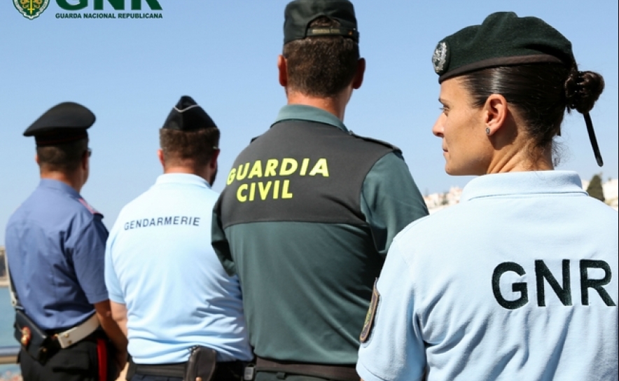 Patrulhamento conjunto com polícias estrangeira