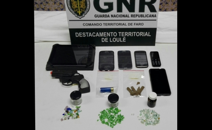 Homem em prisão preventiva por 9 furtos em Quarteira